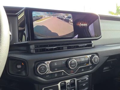 2026 Jeep Wrangler — photo 20 view