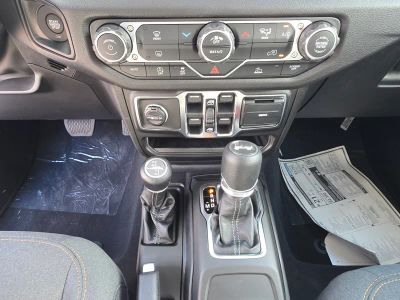 2026 Jeep Wrangler — photo 15 view