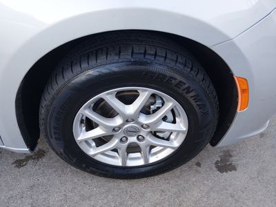 2024 Chrysler Pacifica — photo 10 view