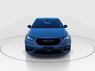 2024 Chrysler Pacifica — side profile view