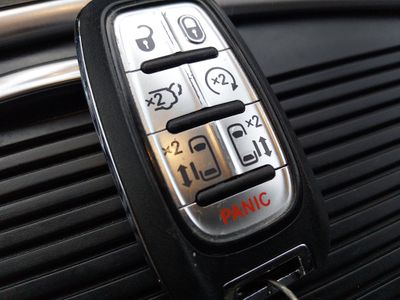 2024 Chrysler Pacifica — photo 15 view