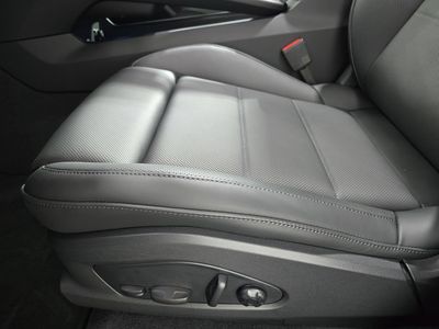 2026 Porsche Macan Electric - Photo 23