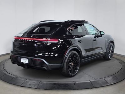 2026 Porsche Macan Electric - Photo 7