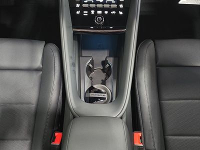 2026 Porsche Macan Electric - Photo 20