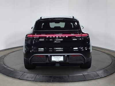 2026 Porsche Macan Electric - Photo 6