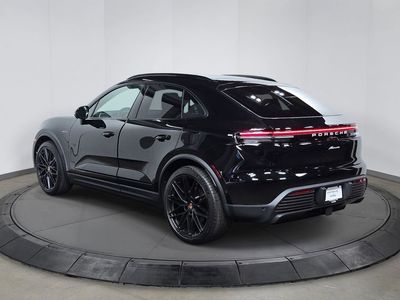 2026 Porsche Macan Electric - Photo 3