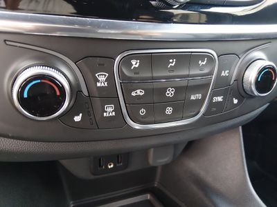 2023 Chevrolet Traverse - Photo 18