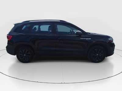2024 Volkswagen Taos - Photo 8