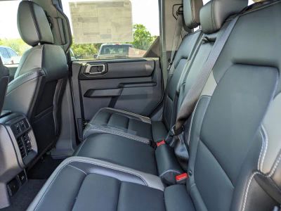 2025 Ford Bronco — photo 16 view