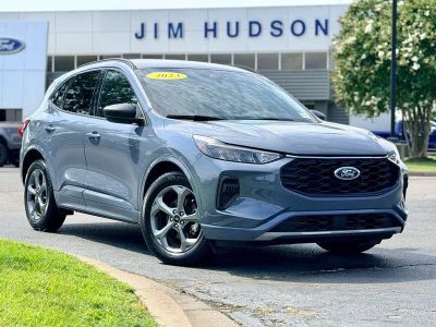 2023 Ford Escape — side profile view
