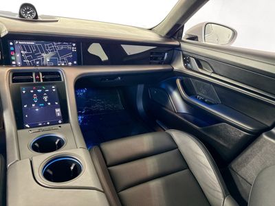 2021 Porsche Taycan - Photo 21