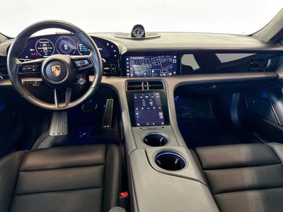 2021 Porsche Taycan - Photo 20