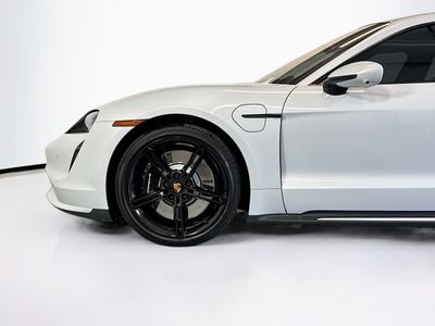 2021 Porsche Taycan - Photo 28