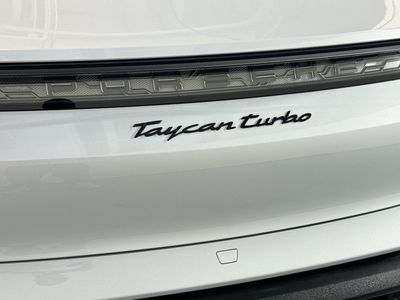 2021 Porsche Taycan - Photo 25