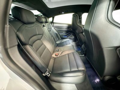 2021 Porsche Taycan - Photo 23