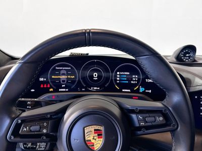 2021 Porsche Taycan - Photo 15