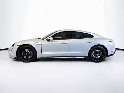 2021 Porsche Taycan - Photo 2