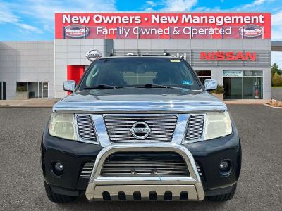 2008 Nissan Pathfinder — interior view