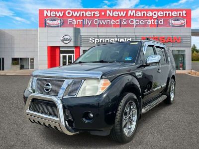 2008 Nissan Pathfinder — side profile view