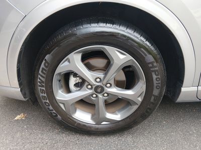 2024 Ford Escape — photo 11 view