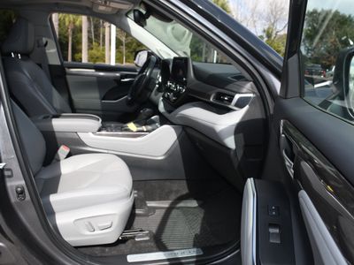2023 Toyota Highlander Hybrid — photo 21 view
