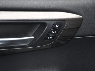 2023 Toyota Highlander Hybrid — photo 11 view