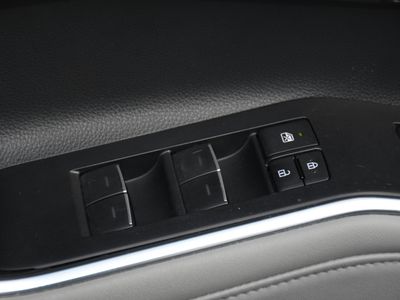2023 Toyota Highlander Hybrid — photo 10 view
