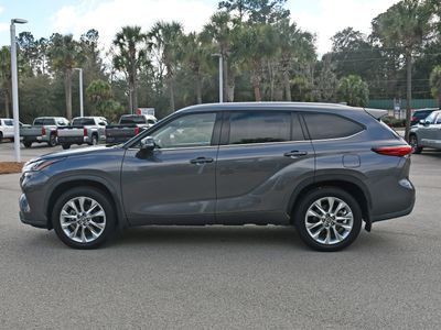 2023 Toyota Highlander Hybrid — interior view