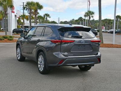 2023 Toyota Highlander Hybrid — rear three-quarter view