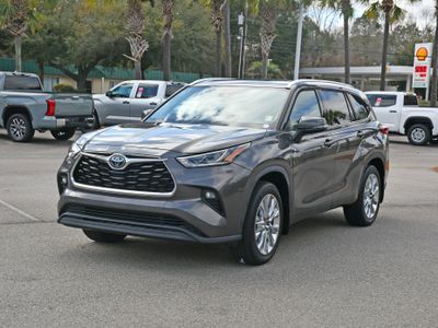 2023 Toyota Highlander Hybrid — detail view