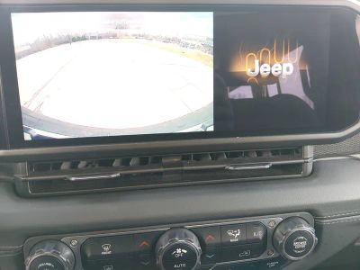 2024 Jeep Wrangler - Photo 16
