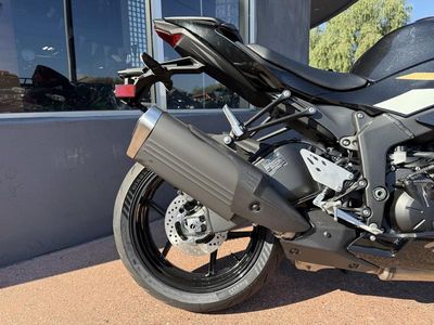 2026 Kawasaki Ninja ZX-6R - Photo 5