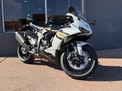 2026 Kawasaki Ninja ZX-6R - Photo 1