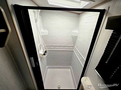 2022 Cruiser RV Shadow Cruiser — photo 18 view