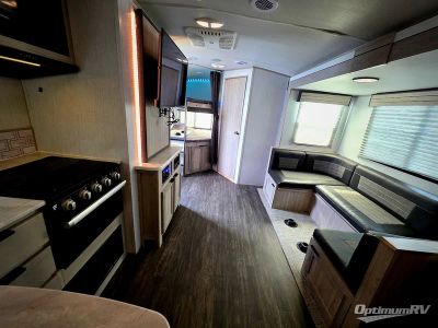 2022 Cruiser RV Shadow Cruiser — detail view