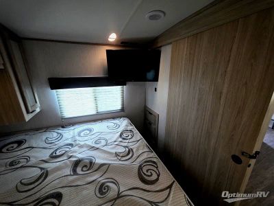 2022 Cruiser RV Shadow Cruiser — photo 9 view
