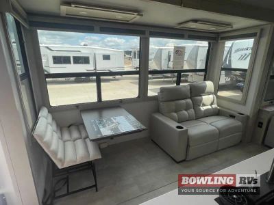 2027 Solitude 310GK — photo 13 view