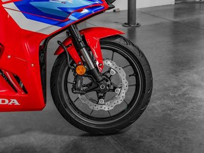 2025 Honda CBR500R - Photo 12