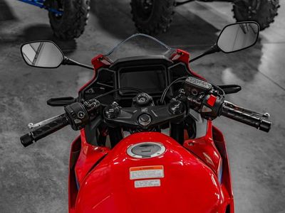 2025 Honda CBR500R - Photo 8