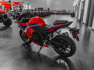 2025 Honda CBR500R - Photo 5