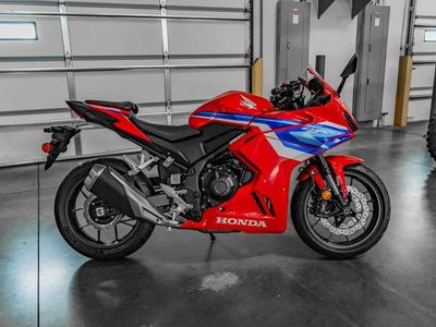 2025 Honda CBR500R - Photo 3