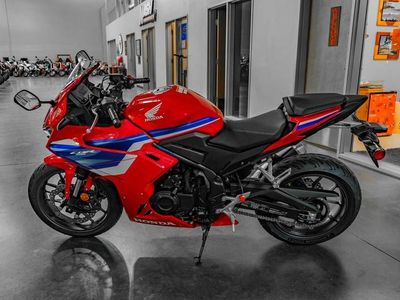 2025 Honda CBR500R - Photo 6