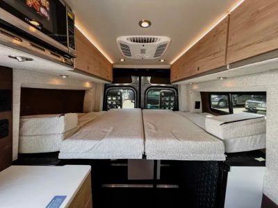 2026 Storyteller Overland DARK MODE — photo 12 view