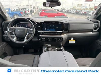 2026 Chevrolet Silverado 1500 — photo 18 view