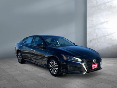 2023 Nissan Altima - Photo 2