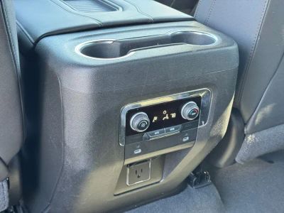2024 Chevrolet Suburban - Photo 17