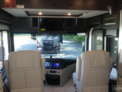 2026 Fleetwood Discovery - Photo 12