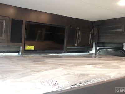 2026 Fleetwood Discovery - Photo 13