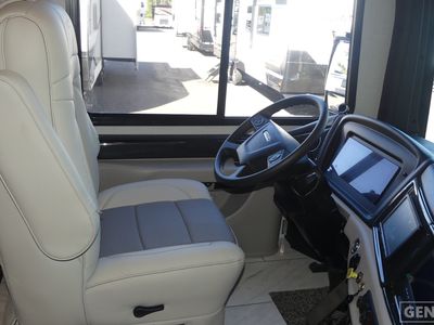 2026 Fleetwood Discovery - Photo 8