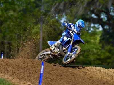 2027 Yamaha YZ250 — front three-quarter view